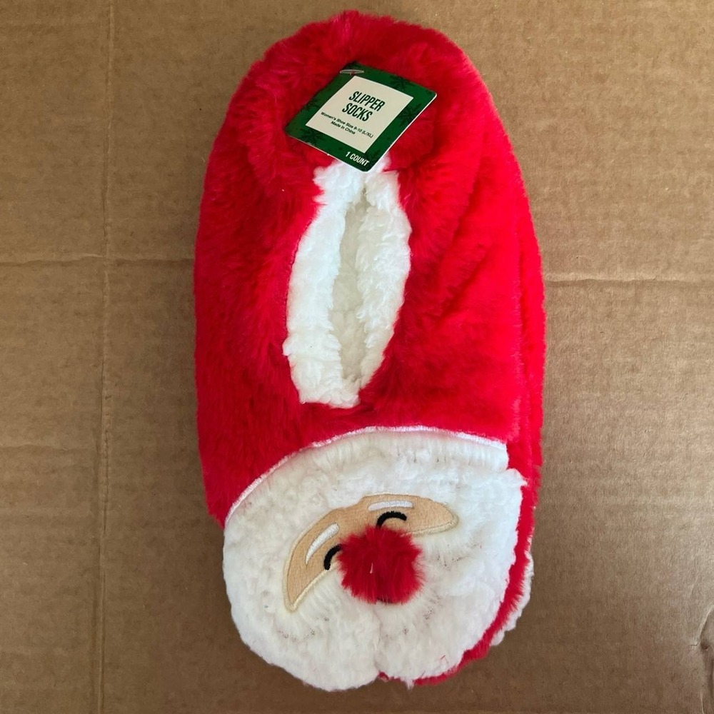 Women's Santa Slipper Socks Size 9-10 L/XL Christmas Fuzzy Plush Red NWT